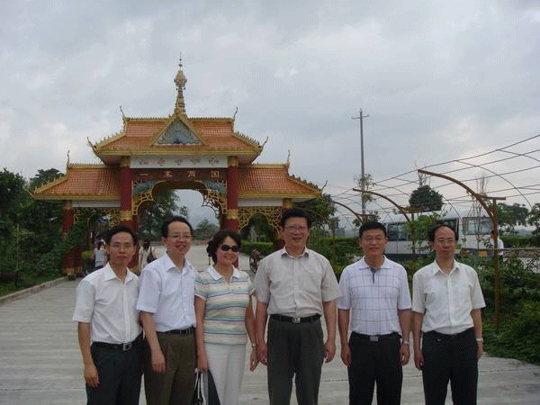 中央財(cái)經(jīng)領(lǐng)導(dǎo)小組辦公室經(jīng)貿(mào)組組長(zhǎng)張松濤蒞臨西瑪電機(jī)視察指導(dǎo)工作。